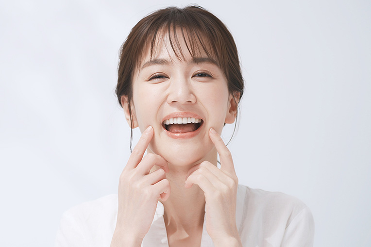 金属を使用しないセラミックでより美しく、より健康的に